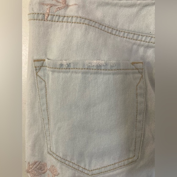 Kendall & Kylie roses embroidered jeans light wash distressed size 25 - Picture 7 of 11
